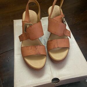 Women's Tan Sandals